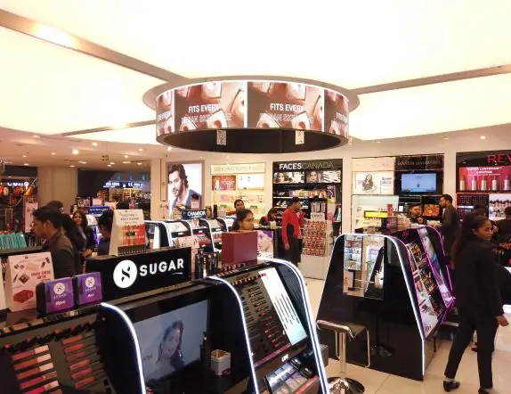 Asthetically Designed Cylindrical LED Videowall for Lifestyle Stores