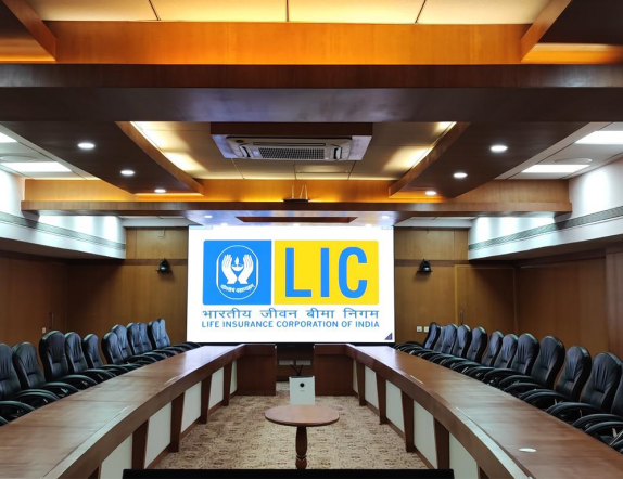 Boardroom Display for LIC