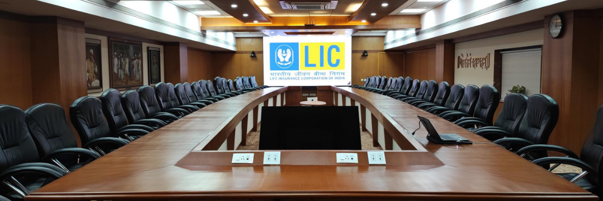 Xtreme Media LED Video Wall in LIC Boardroom
